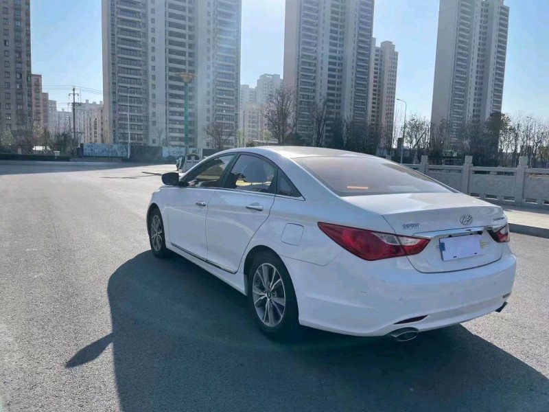 徐州16年现代索纳塔八2