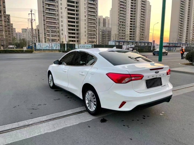 徐州19年福特福克斯6
