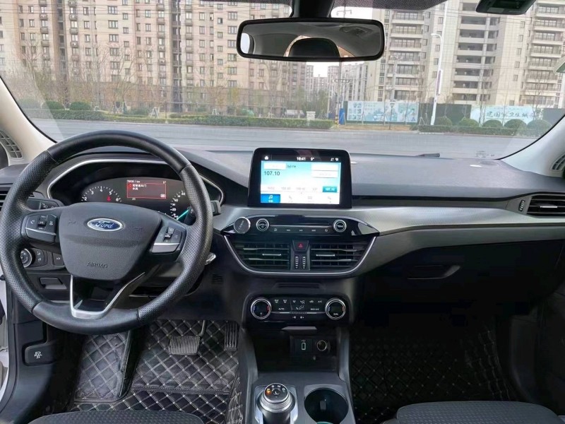 徐州19年福特福克斯8