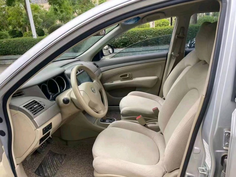 佛山17年日產軒逸2