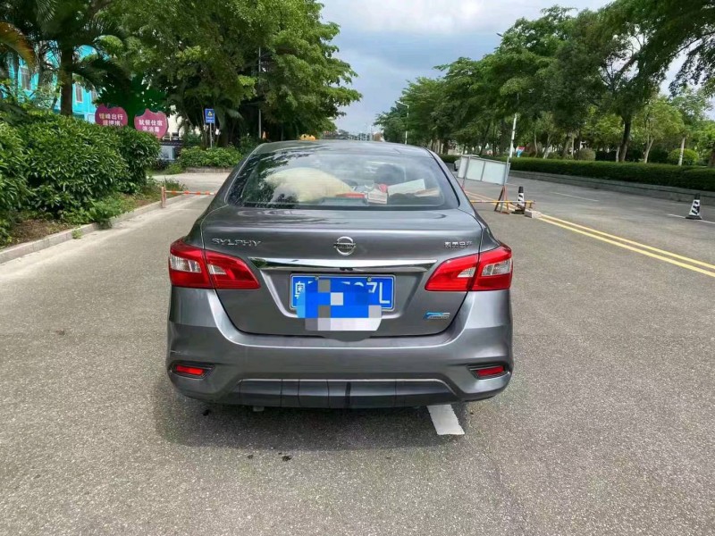 汕頭18年日產軒逸3