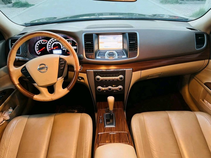 聊城15年日產天籟5