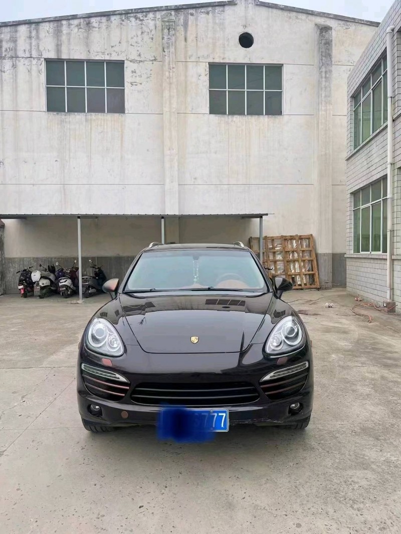 洛陽14年保時捷卡宴1