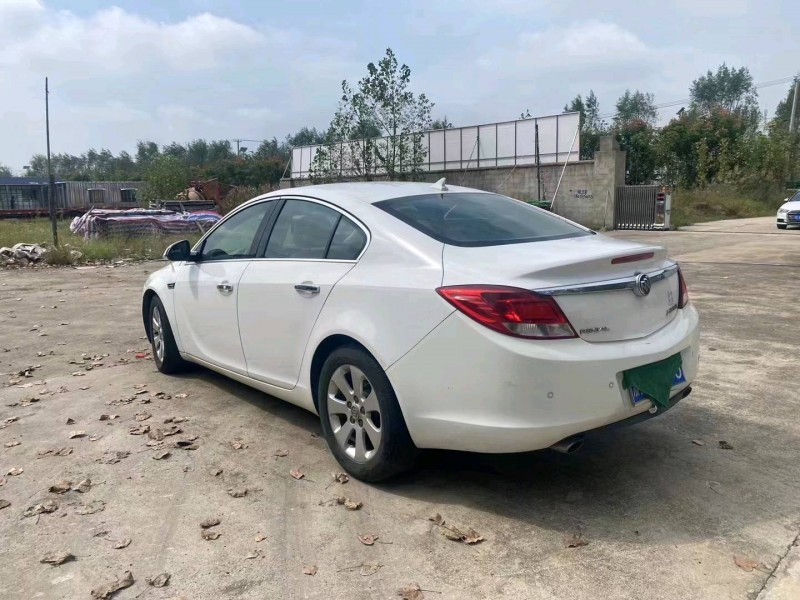 徐州12年别克君威5