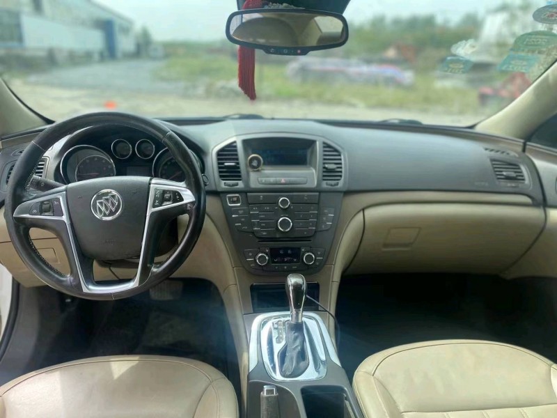 徐州12年别克君威3