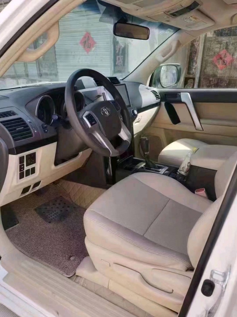 北京17年丰田普拉多8