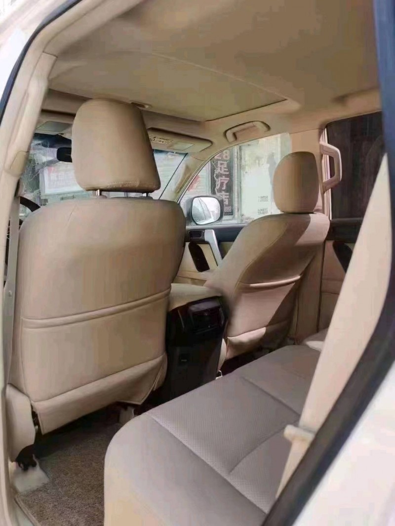 北京17年丰田普拉多9