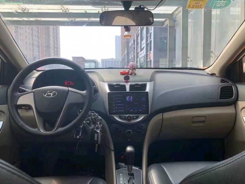 北京17年现代瑞纳5