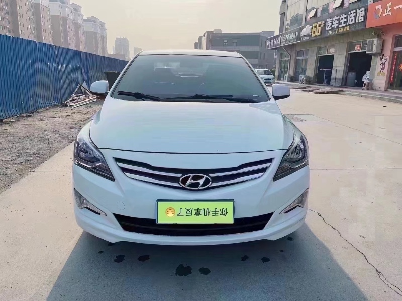 青岛17年现代瑞纳1