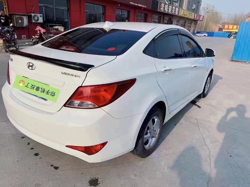 青岛17年现代瑞纳5