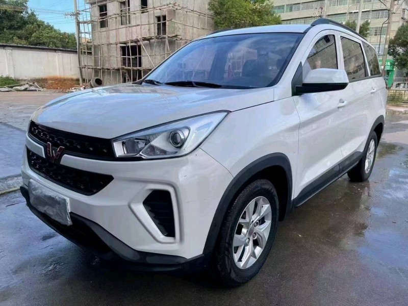 成都22年五菱汽車星辰7