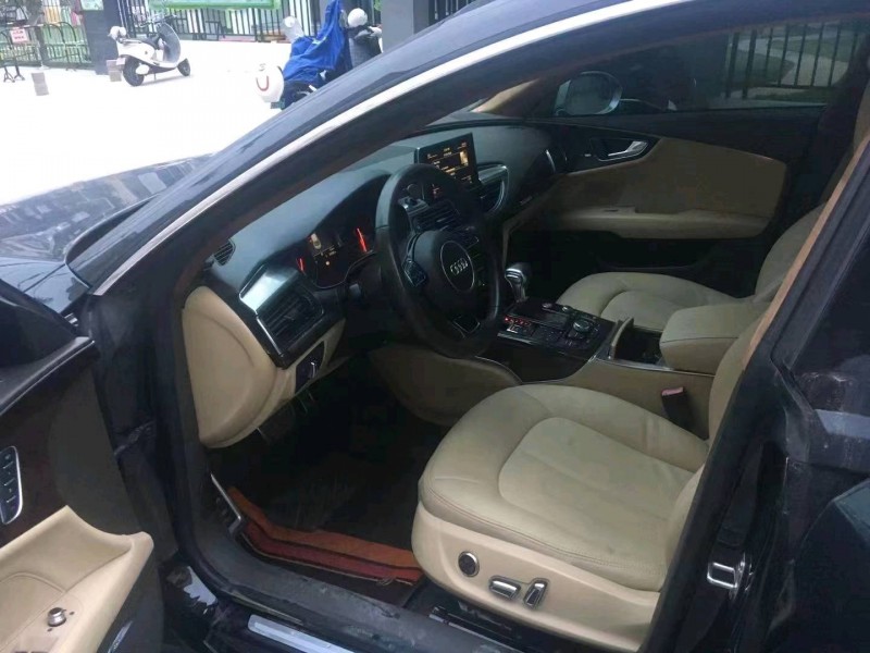 北京12年奥迪A7L5