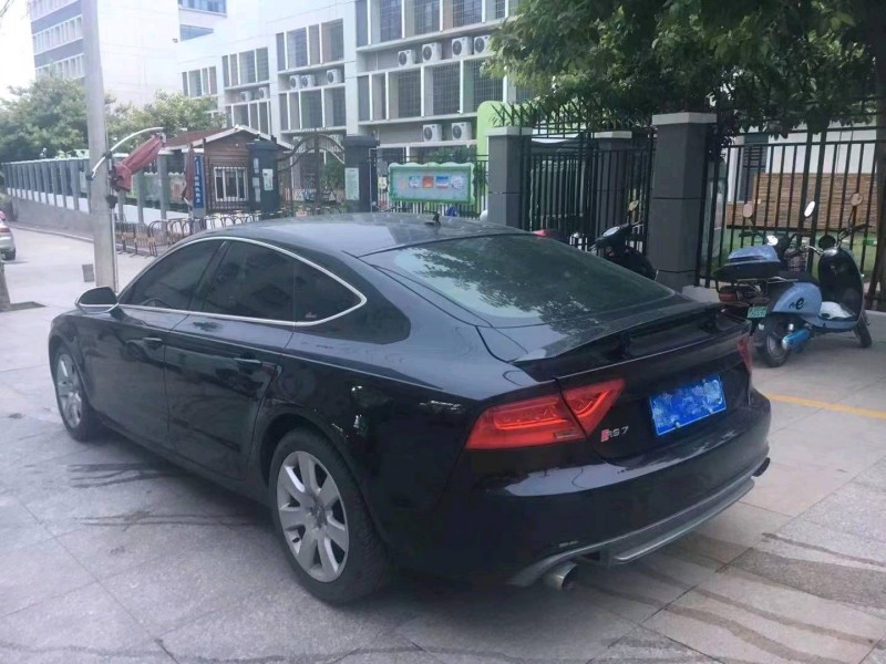 北京12年奥迪A7L4
