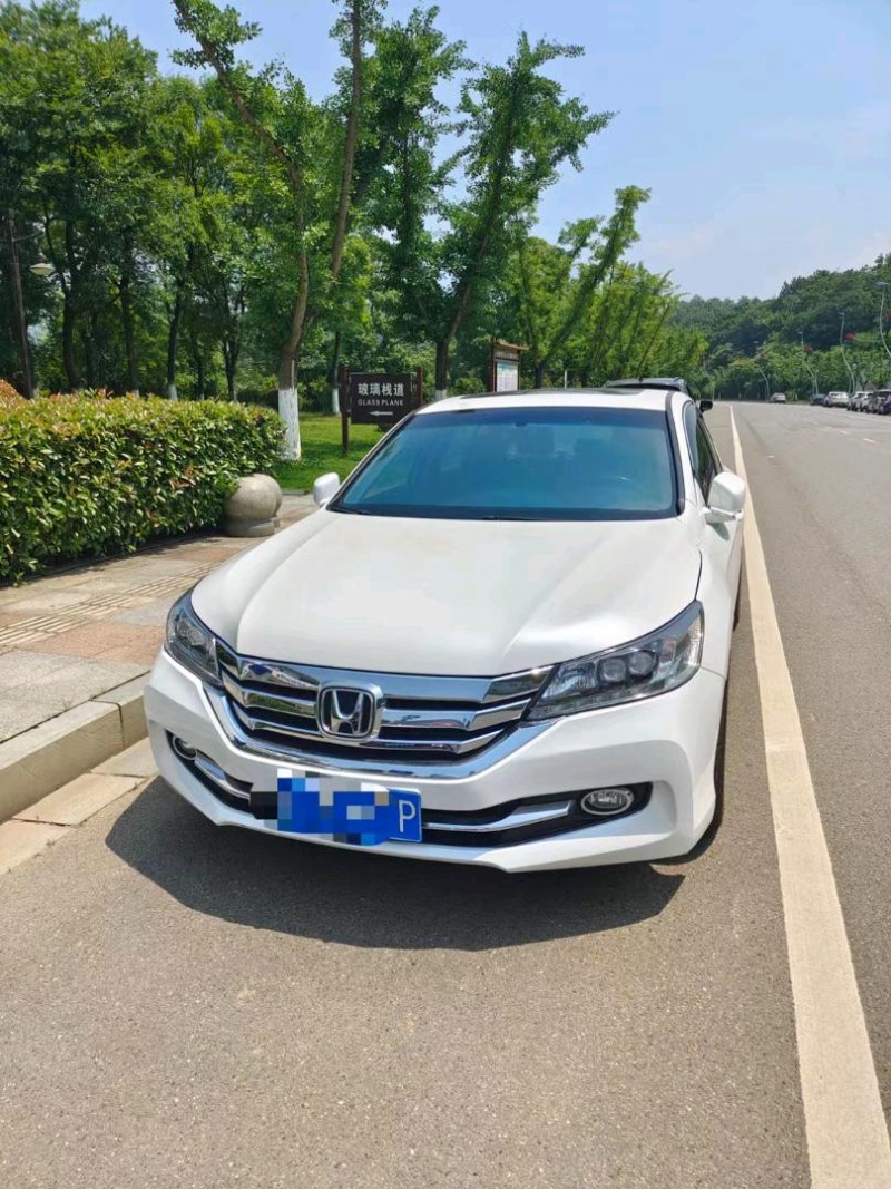 徐州14年本田雅阁1