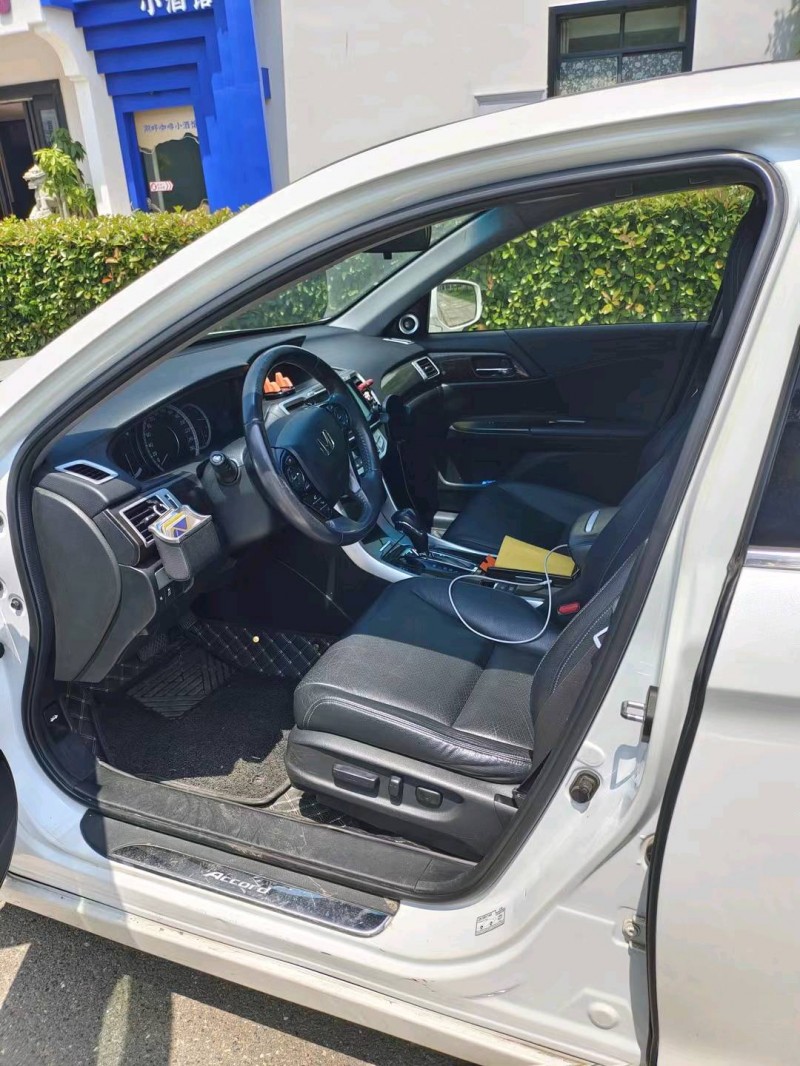 徐州14年本田雅阁6