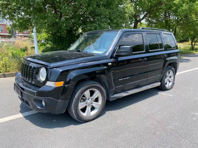 嘉興14年Jeep自由客2