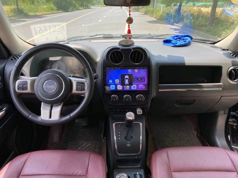 嘉興14年Jeep自由客5
