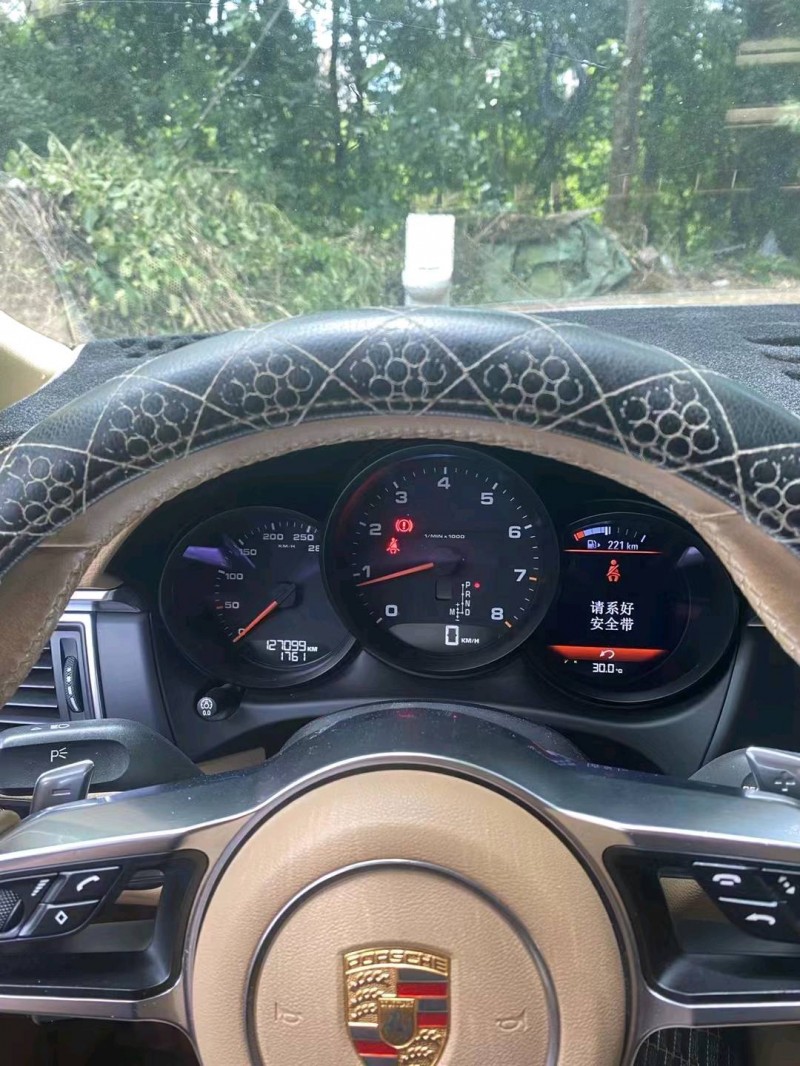 景德鎮15年保時捷Macan8