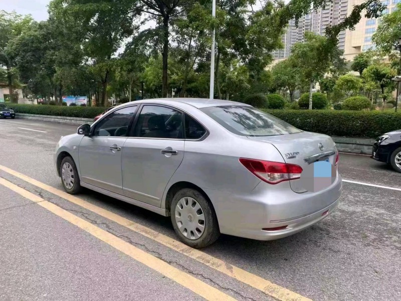 汕頭17年日產軒逸7