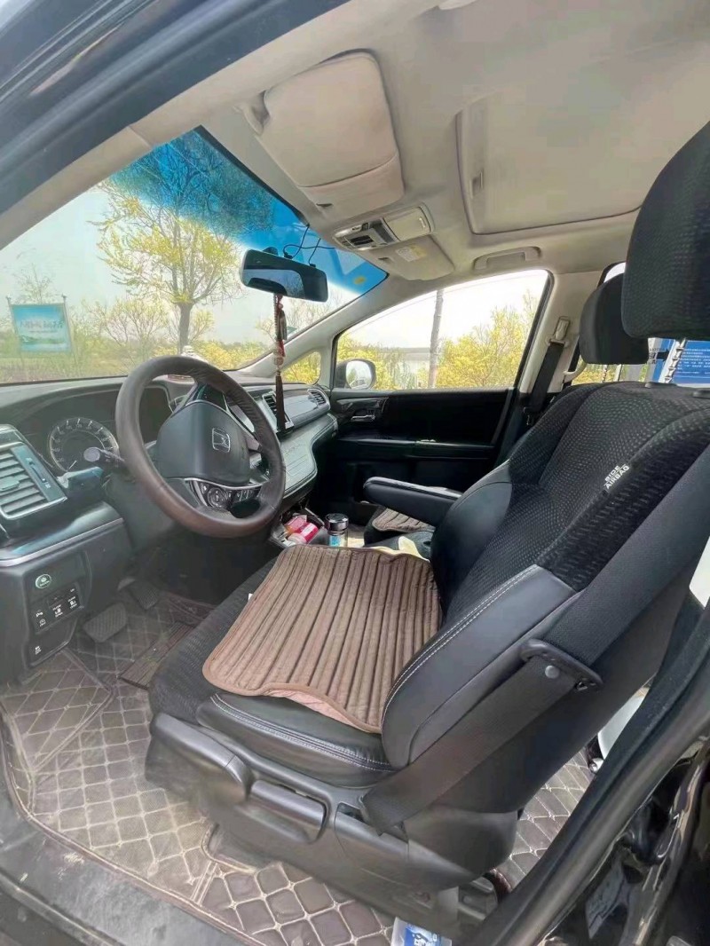 烟台18年本田艾力绅4