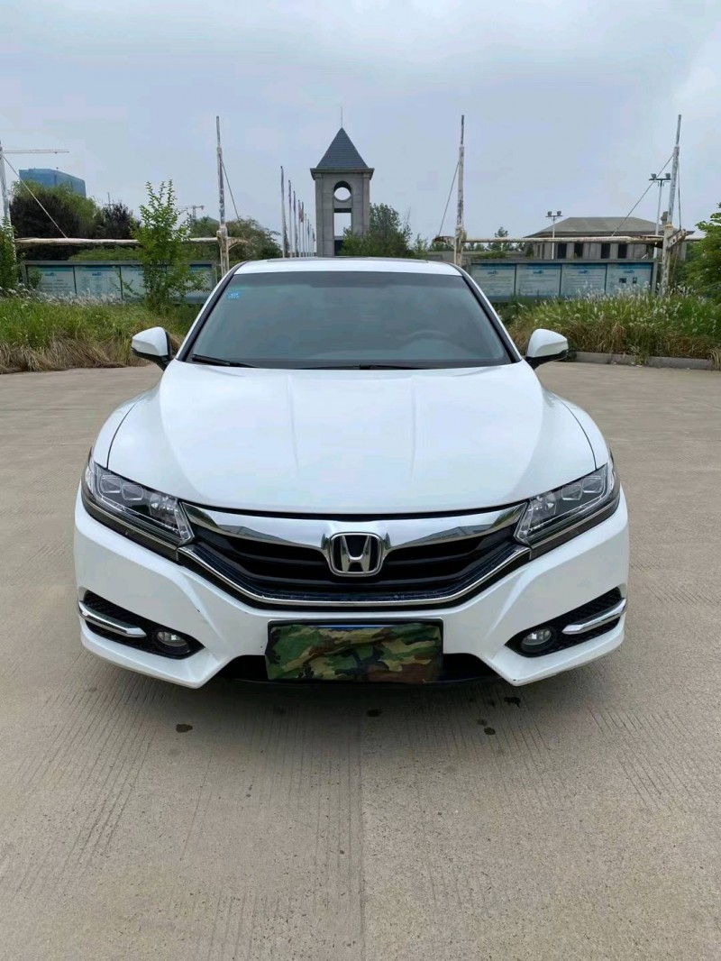 徐州17年本田思铂睿1