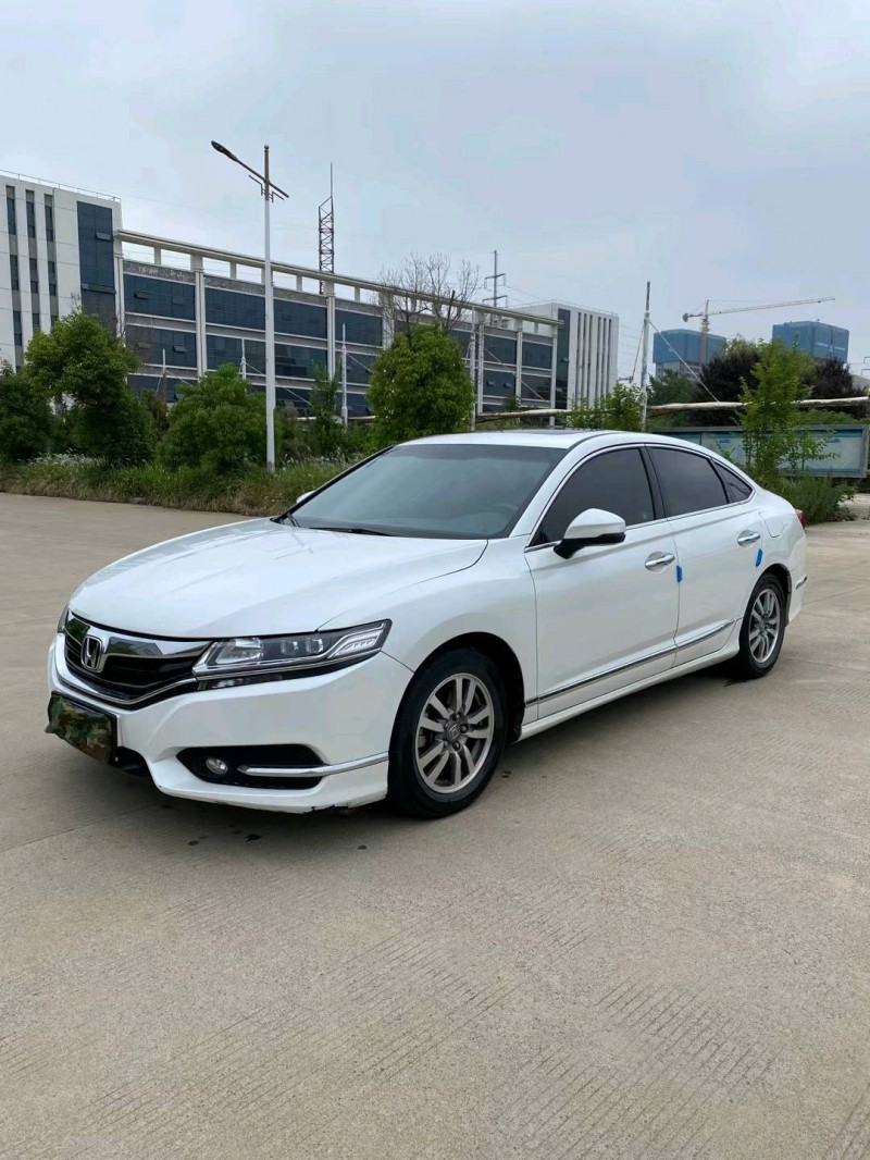 徐州17年本田思铂睿3