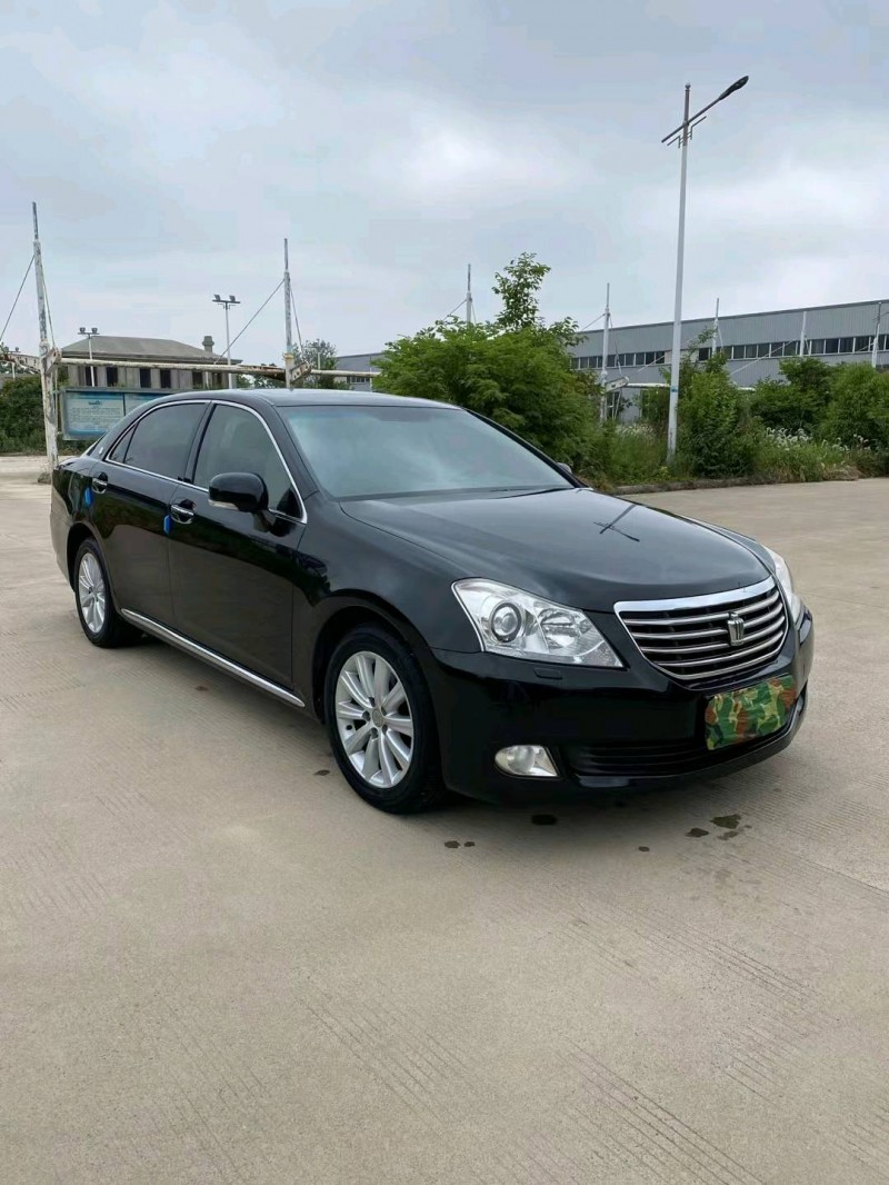 徐州11年丰田皇冠2