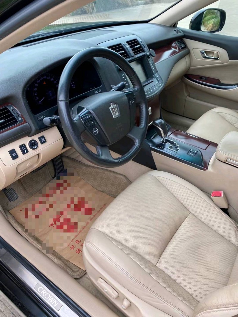 徐州11年丰田皇冠6