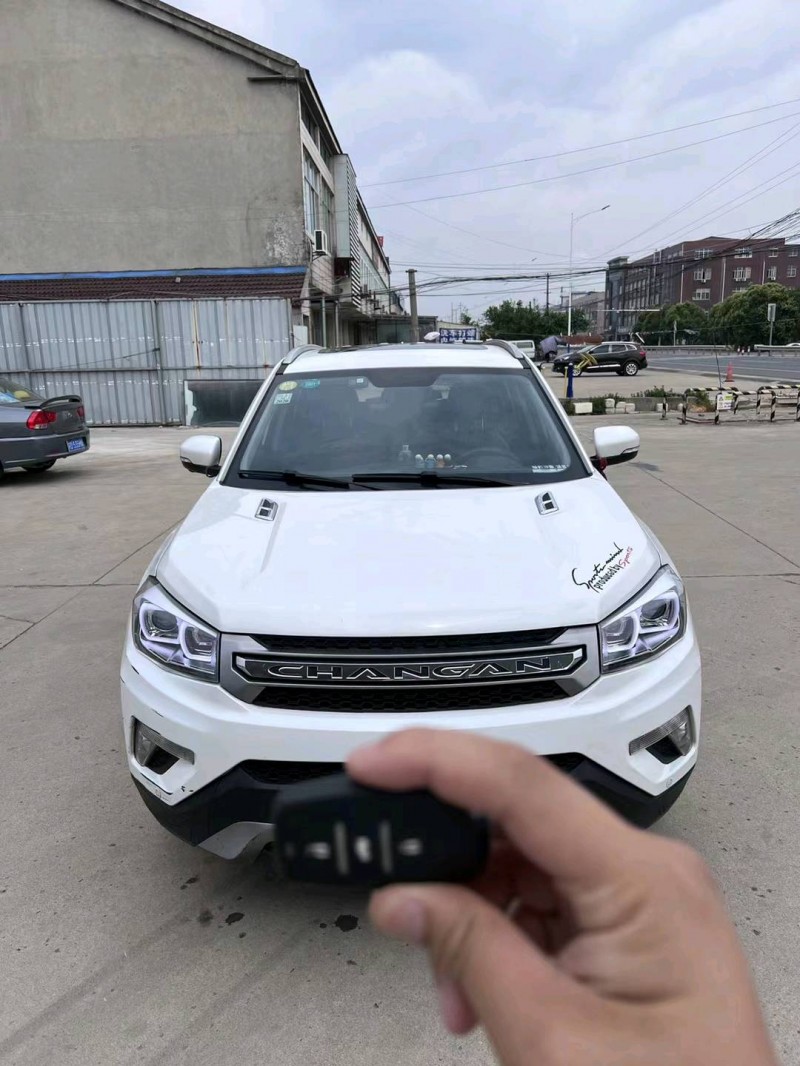 蘇州16年長安汽車CS751