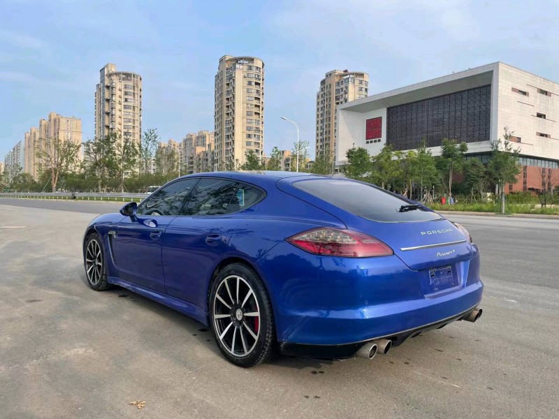 紹興12年保時捷帕拉梅拉2