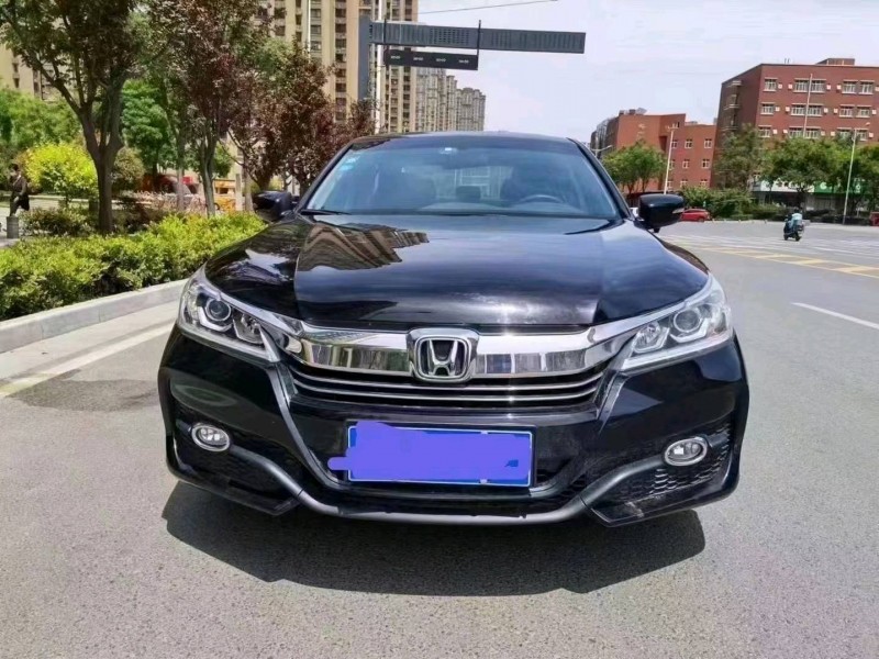 烟台17年本田雅阁1