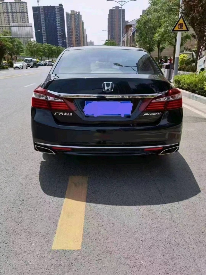 烟台17年本田雅阁3