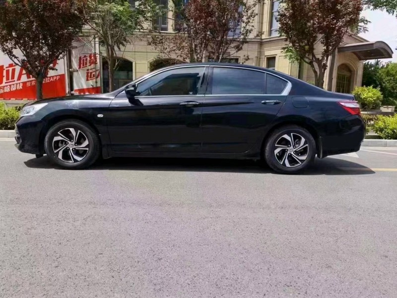 烟台17年本田雅阁4