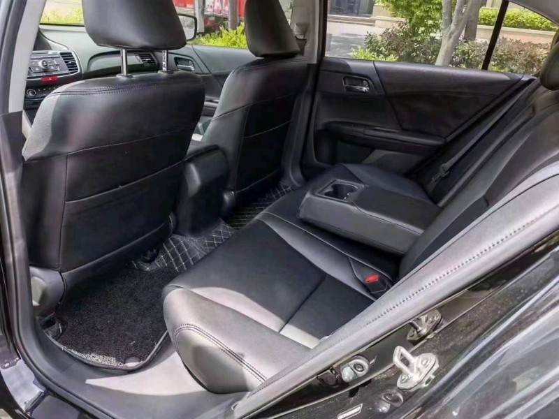 烟台17年本田雅阁5