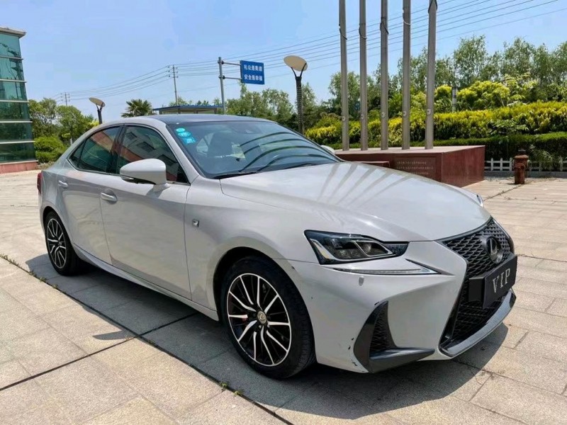 盐城18年雷克萨斯IS2