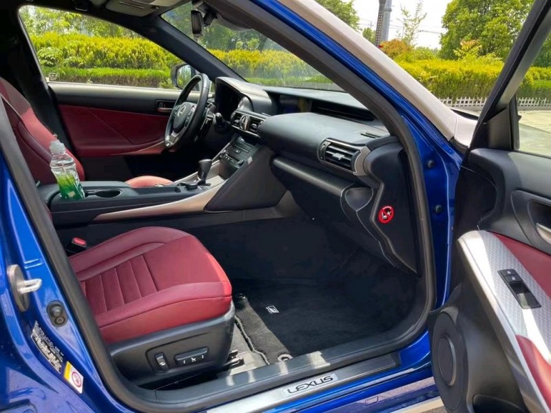 盐城18年雷克萨斯IS6
