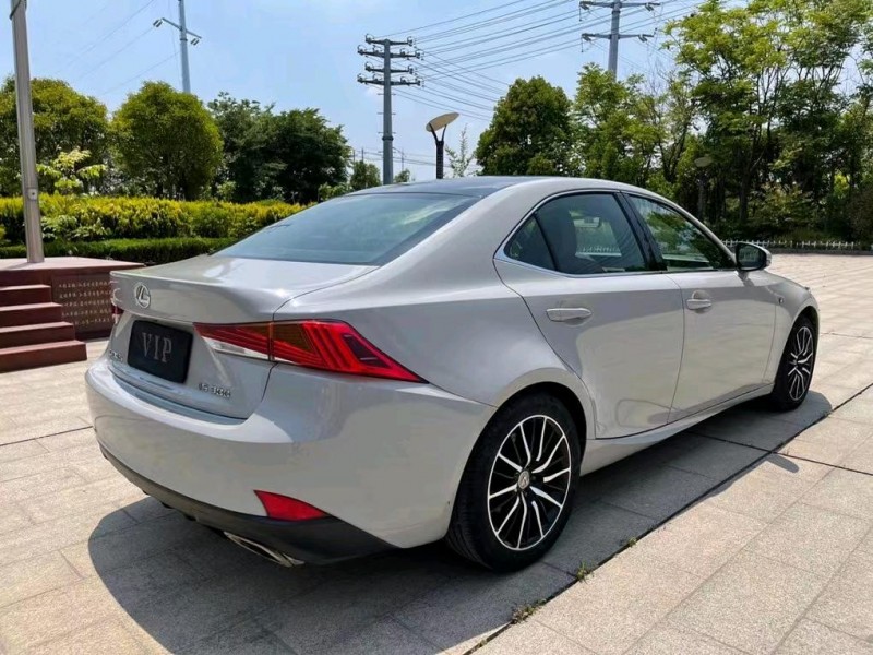 盐城18年雷克萨斯IS8
