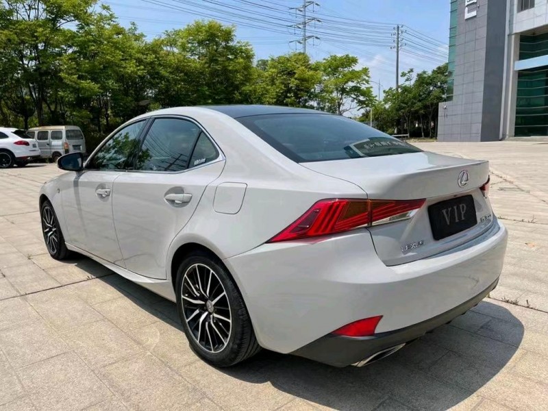 盐城18年雷克萨斯IS9