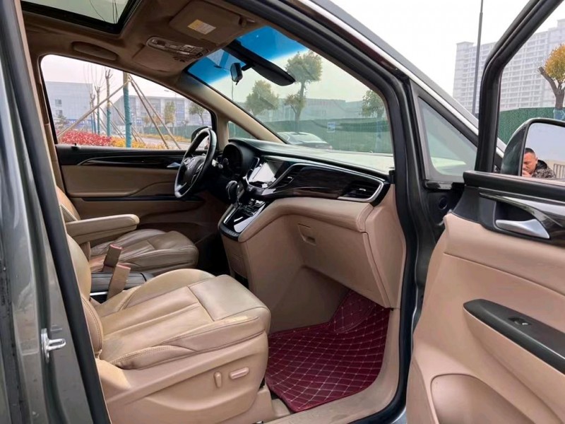 盐城17年别克GL86