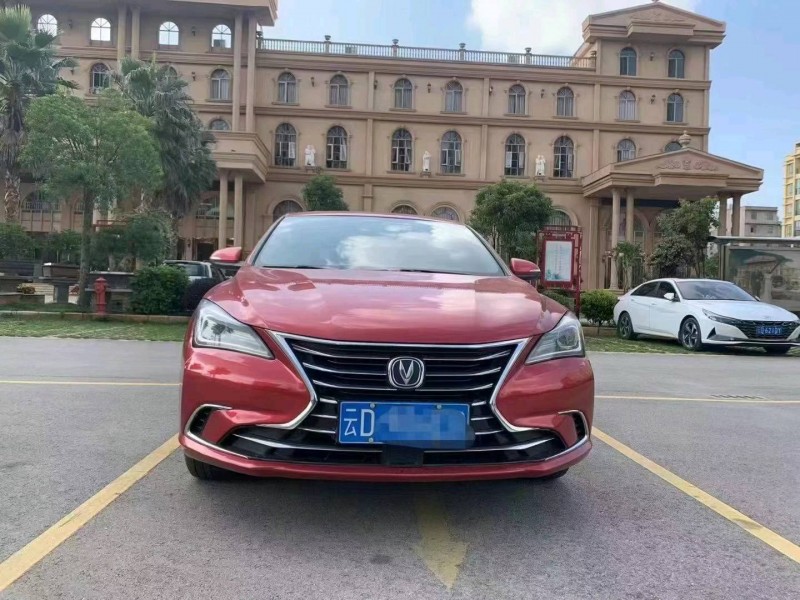 麗江19年長安汽車逸動1
