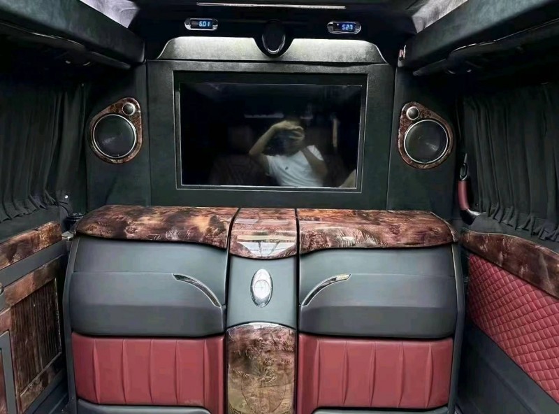 烟台16年奔驰威霆4