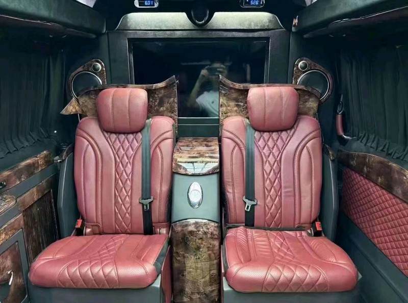 烟台16年奔驰威霆8