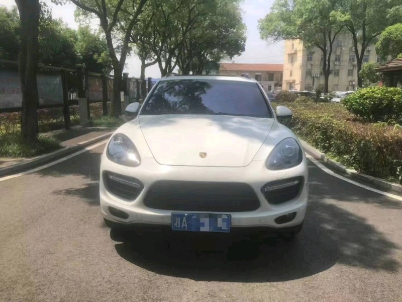 岳陽13年保時捷卡宴1