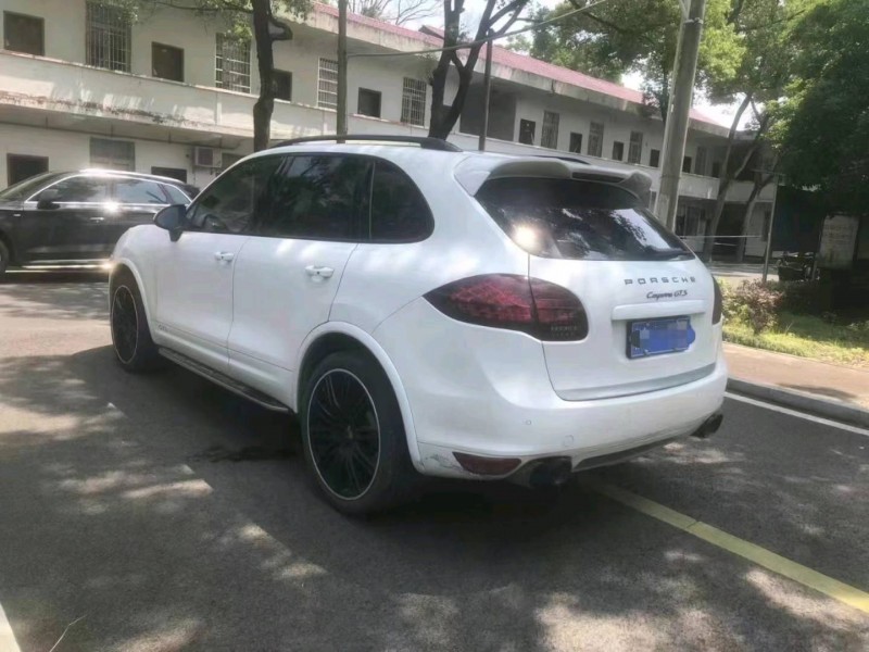 岳陽13年保時捷卡宴5