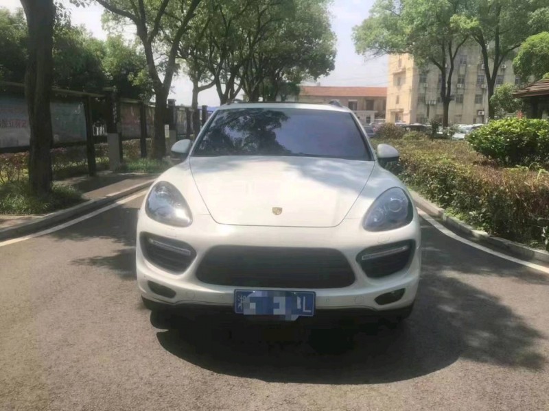 岳陽13年保時捷卡宴9