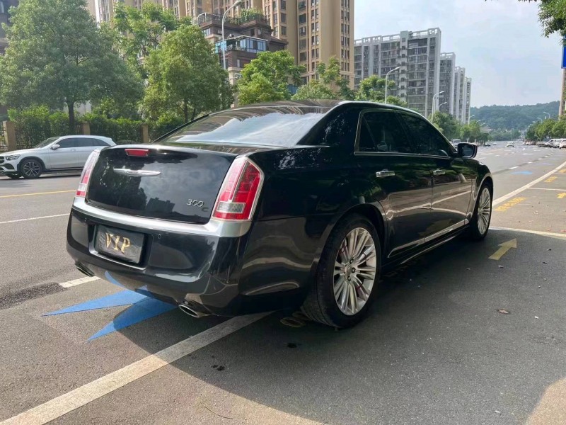 常德17年克萊斯勒300C7