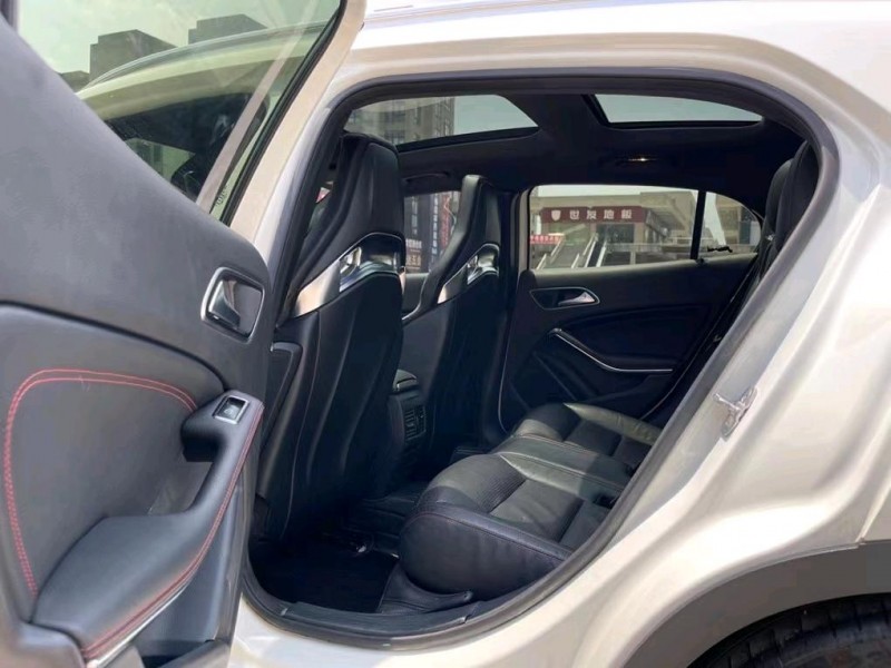 盐城16年奔驰GLA5