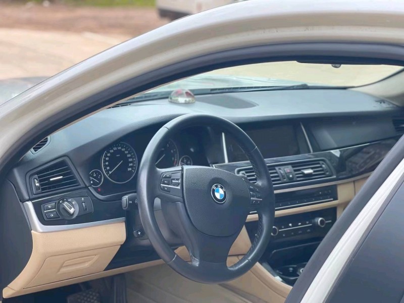 北京12年宝马5系5