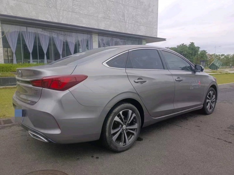 廣州20年長安汽車逸動5