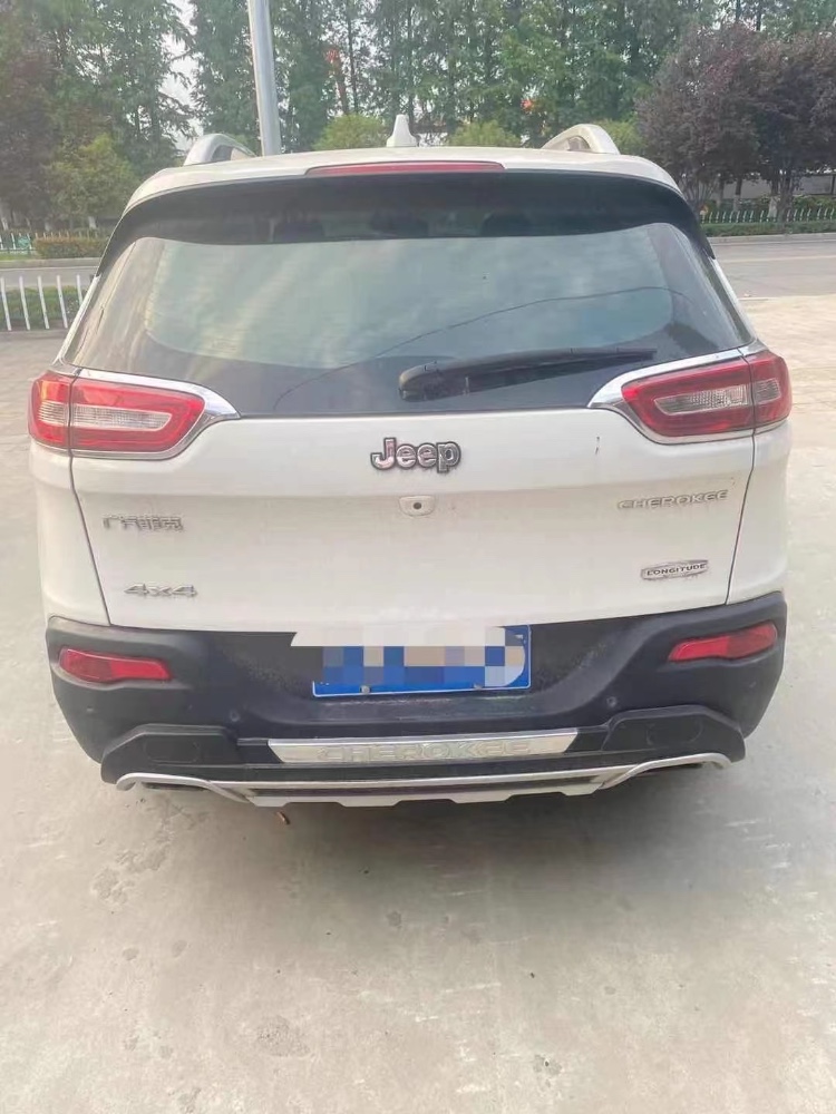 青島16年Jeep自由光4